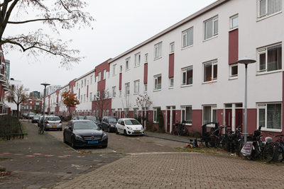 916121 Gezicht op de huizen Huygensstraat 3 -hoger te Utrecht.